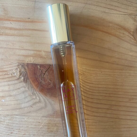 Kayali Lovefest Burning Cherry Travel-Sized Perfume - Picture 3 of 4